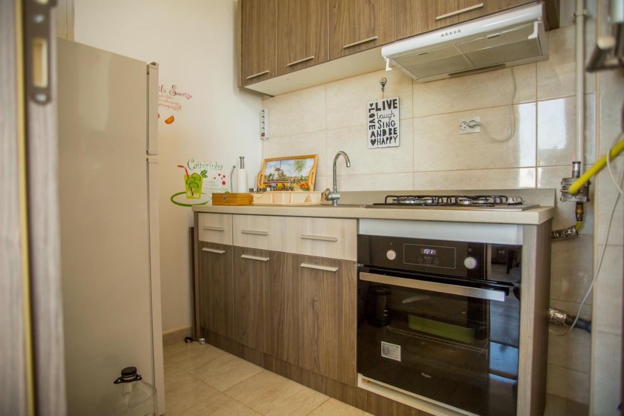 Bella Vista Summerland Mamaia Exterior photo