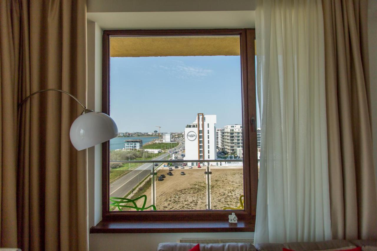 Bella Vista Summerland Mamaia Exterior photo