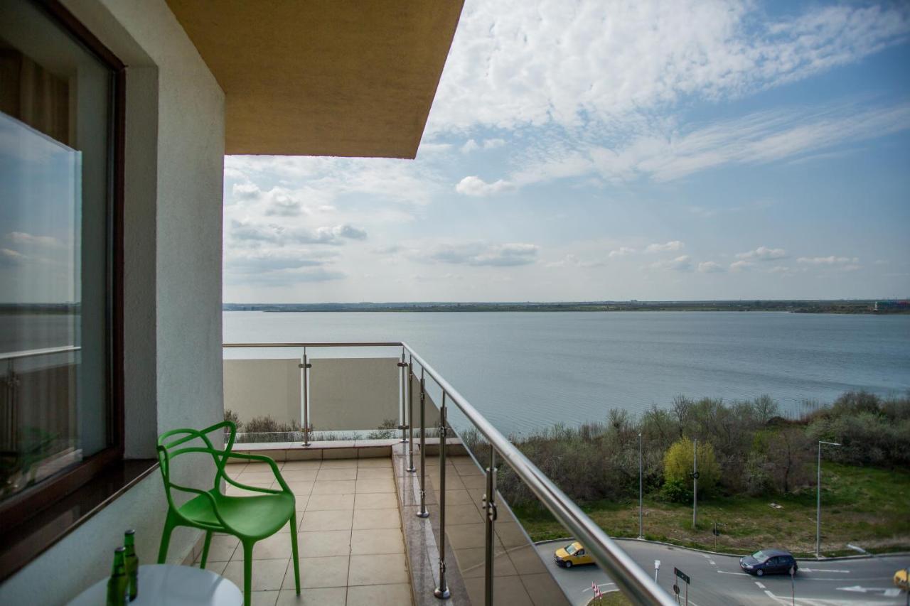 Bella Vista Summerland Mamaia Exterior photo