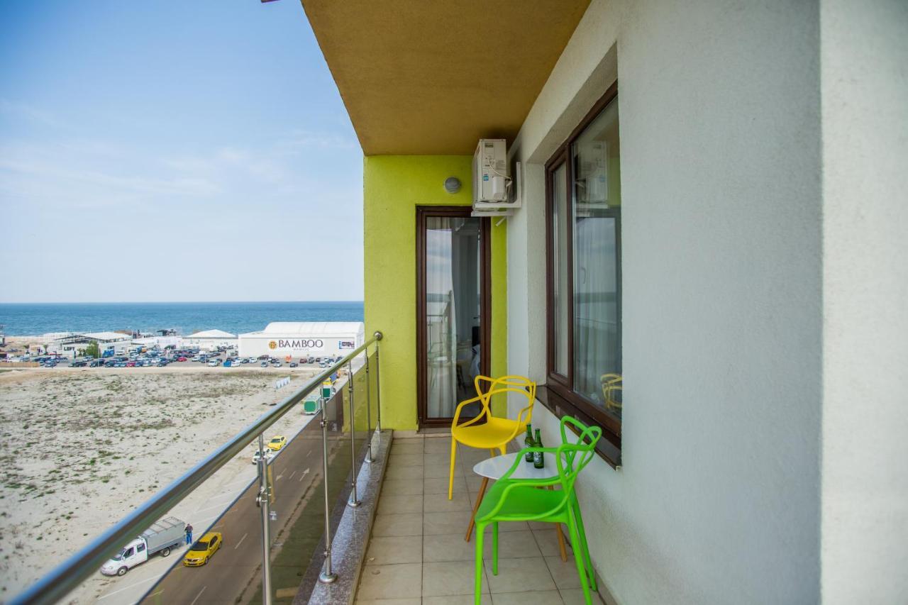 Bella Vista Summerland Mamaia Exterior photo