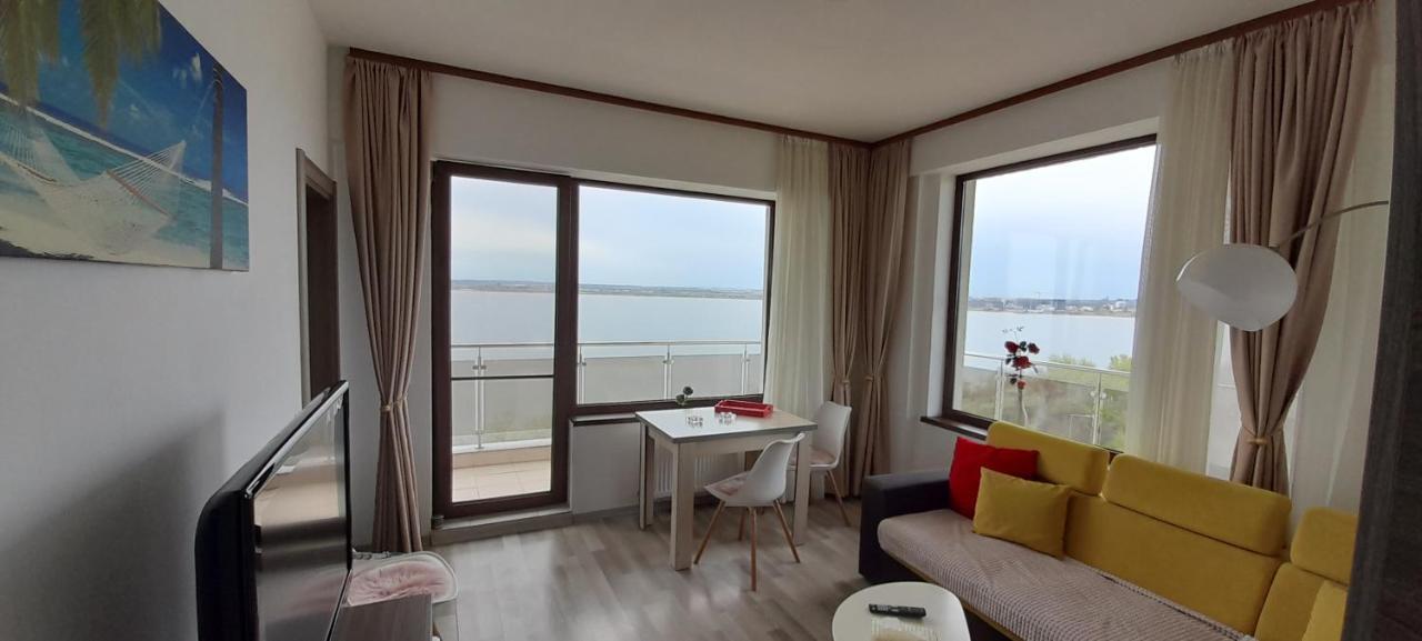 Bella Vista Summerland Mamaia Exterior photo
