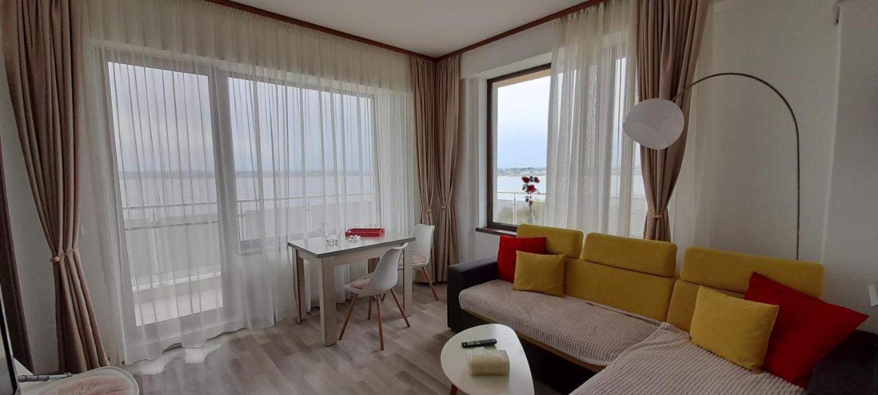 Bella Vista Summerland Mamaia Exterior photo