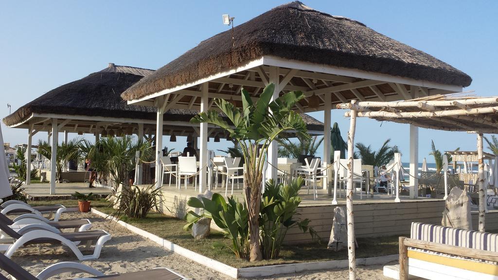 Bella Vista Summerland Mamaia Exterior photo
